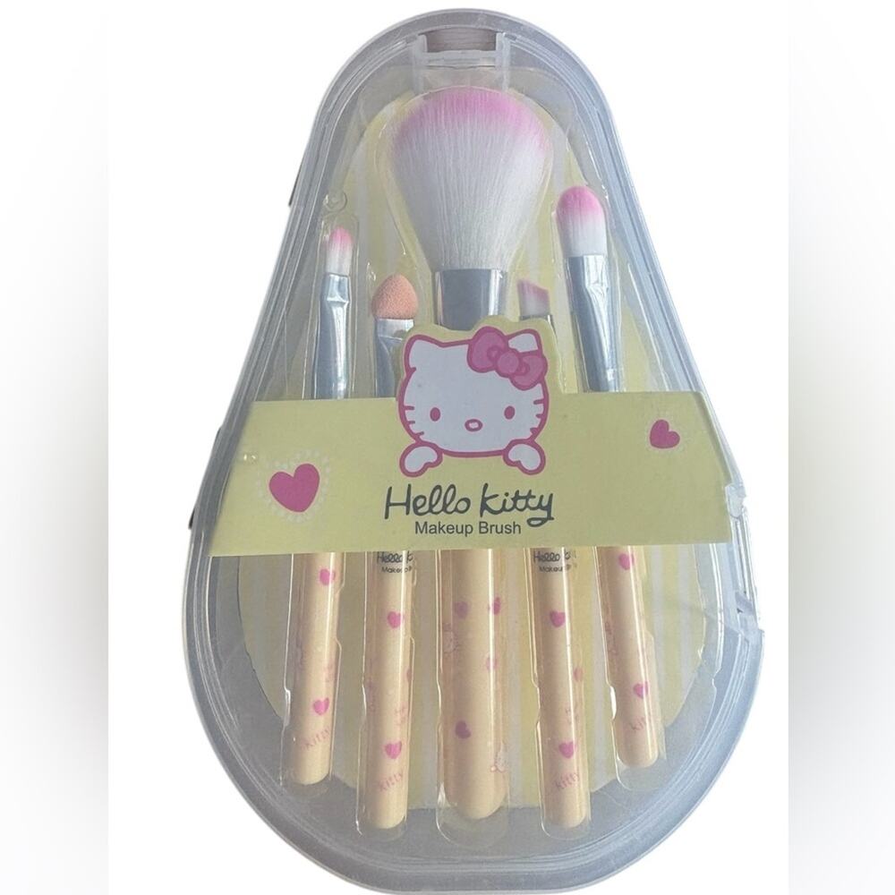 NWT hello kitty makeup brush set - travel size